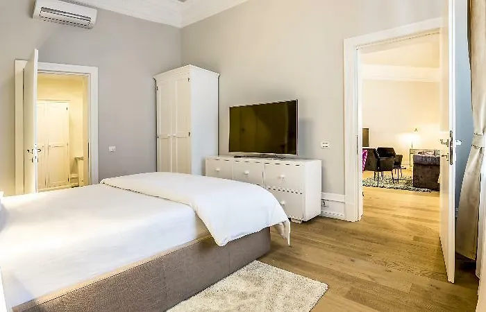 Landmark Smart Srl 3* Бухарест