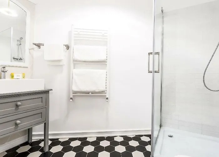 Отель Landmark Smart Srl